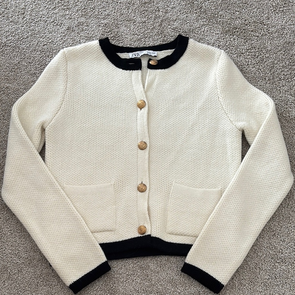 Zara Cream and Black Women's Gold Button Sweater